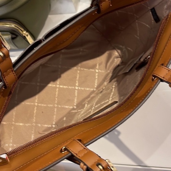 Michael Kors Double Pocket Tote Shoulder Bag And Wallet Set Brown - Picture 9 of 13